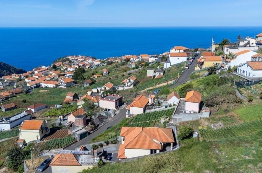 Casa Central - Peceful Mountain Retreat In Calheta Ribeira do Raposo Luaran gambar