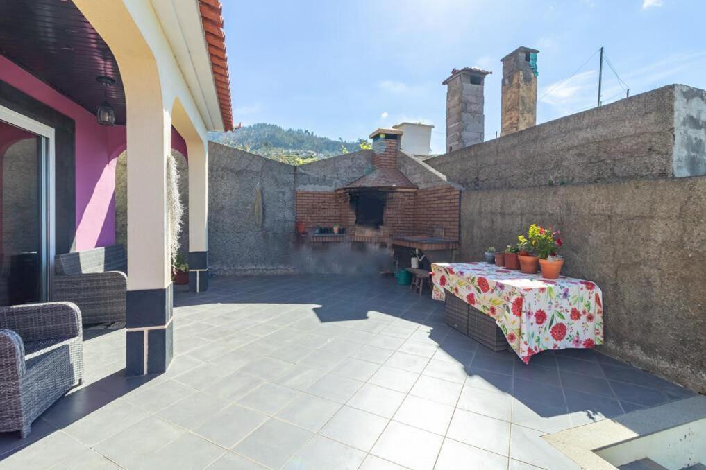 Casa Central - Peceful Mountain Retreat In Calheta Ribeira do Raposo Luaran gambar