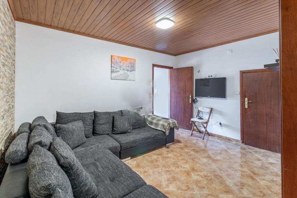 Casa Central - Peceful Mountain Retreat In Calheta Ribeira do Raposo Luaran gambar