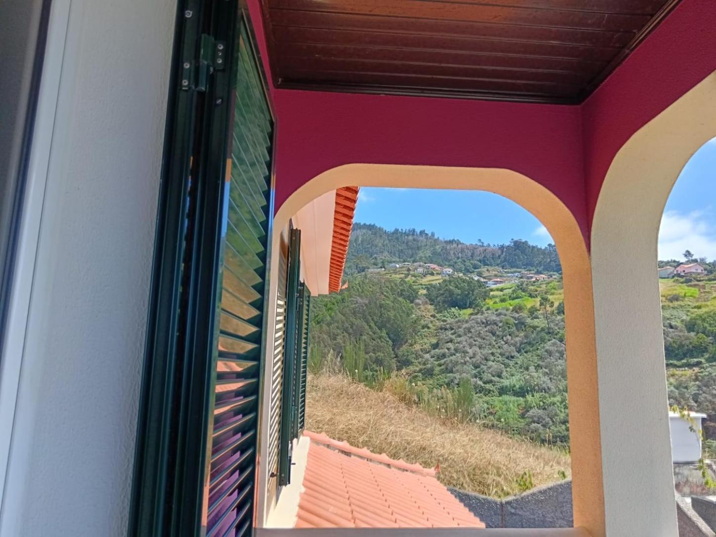 Casa Central - Peceful Mountain Retreat In Calheta Ribeira do Raposo Luaran gambar