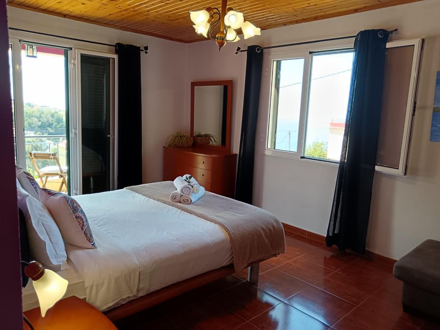 Casa Central - Peceful Mountain Retreat In Calheta Ribeira do Raposo Luaran gambar